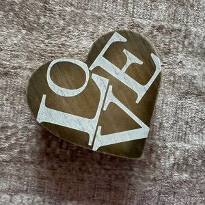 Love wooden heart Valentine’s Day decor thick heart